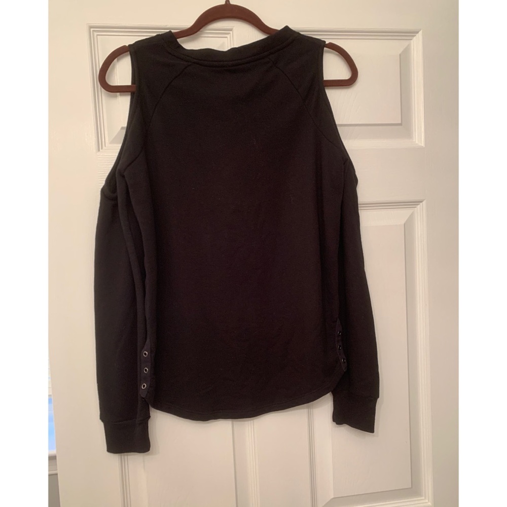 Xoxo open shoulders sweater